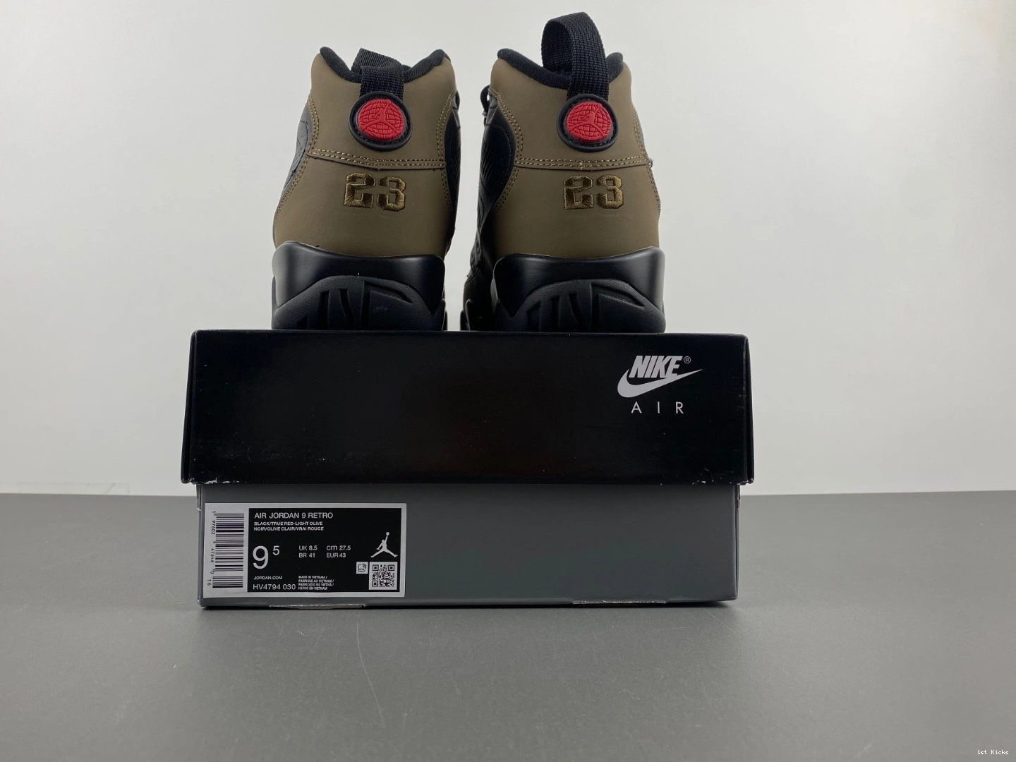 HV4794-030 Jordan  9 Holiday 